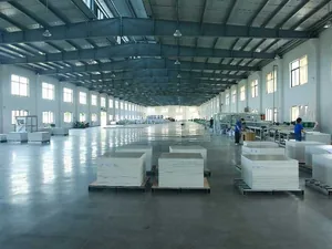 Palletised flooring in a production hall